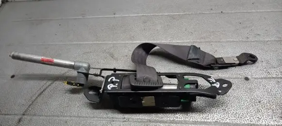 Volvo S80 Front seatbelt