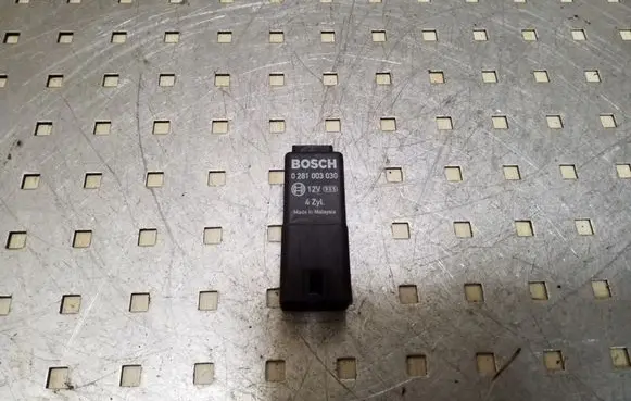 Glow plug pre-heat relay