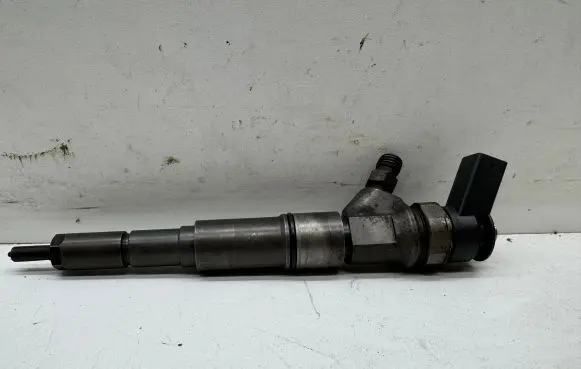 BMW 5 E60 E61 Fuel injector 0445110209 7794435