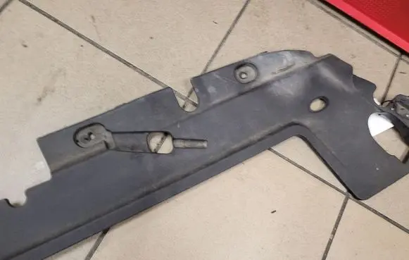 Toyota Auris 150 Radiator trim 5314102020