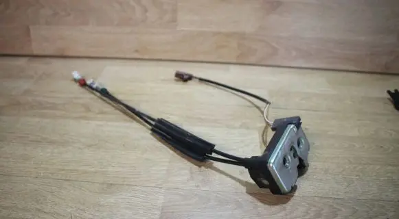 Ford Fiesta Tailgate/trunk/boot lock/catch/latch 2S61A43102