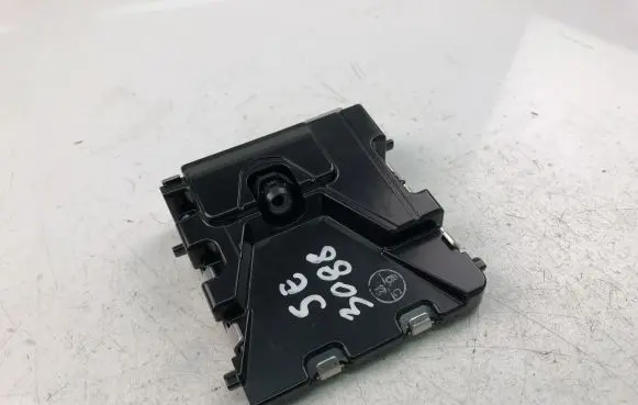 Toyota Prius+ (ZVW40) Video control module 8646C47050