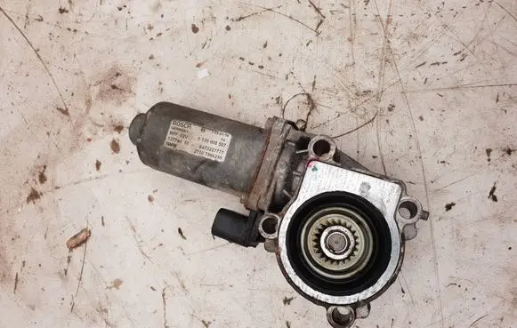 BMW X3 E83 Gearbox-reducer motor 0130008507 8473227771 27107566250