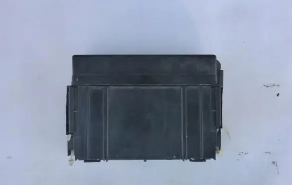 Nissan Juke I F15 Fuse box cover 24382EW70B