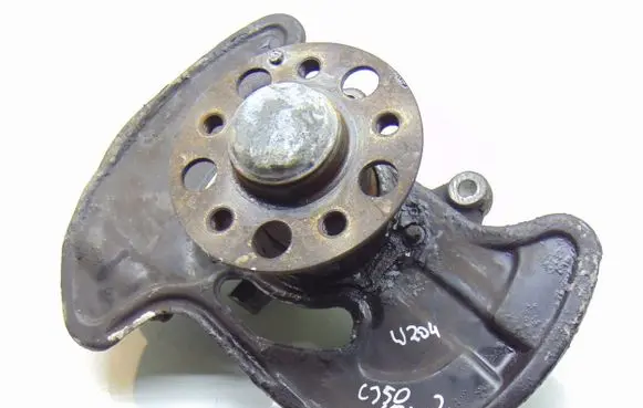 Mercedes-Benz C W204 Front wheel hub spindle knuckle