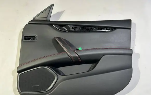 Maserati Quattroporte Front door card panel trim 3860475