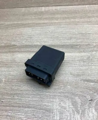BMW 5 E39 Glow plug pre-heat relay 2246919 72RB510