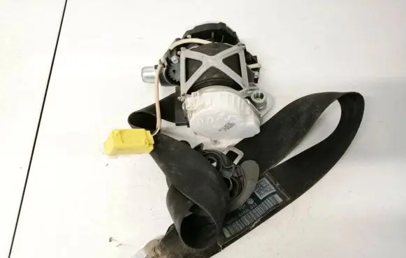 Volkswagen PASSAT B6 Front seatbelt 3c1857706 33046824