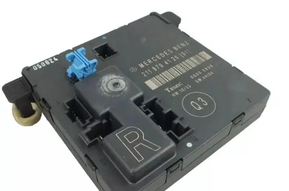 Mercedes-Benz E W211 Door control unit/module 2118704126