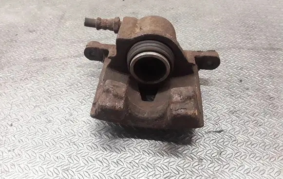 Toyota Previa (XR30, XR40) II Rear brake caliper 