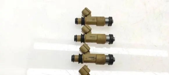 Subaru Legacy Fuel injectors set 009032901