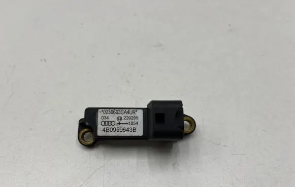 Audi A6 S6 C5 4B Airbag deployment crash/impact sensor 4B0959643B 220299 0230603AA4UR