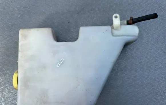 Coolant expansion tank/reservoir
