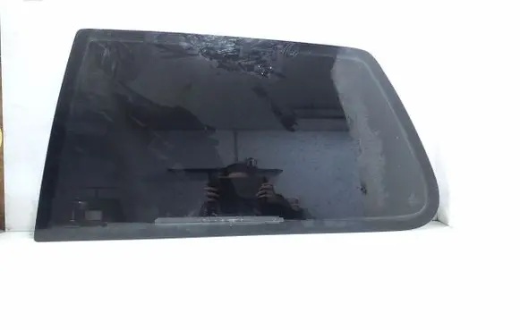 Volkswagen Golf IV Rear side window AS2