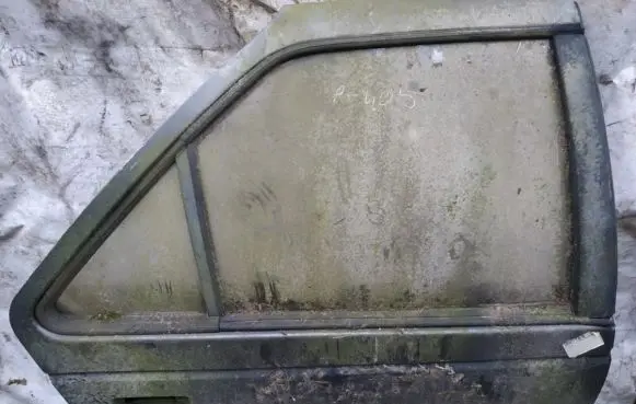 Peugeot 405 Rear door pilkos