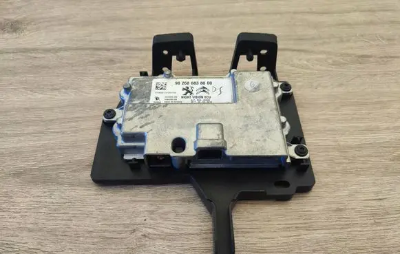 Citroen DS7 Crossback Camera control unit module 9826868380