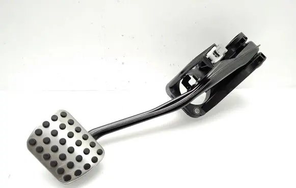 Mercedes-Benz CLA C117 X117 W117 Brake pedal A2462900500 A2462900019 A2462920208