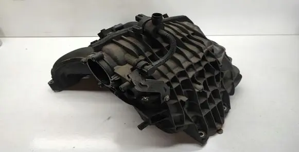 BMW 1 E81 E87 Intake manifold 7556613 12527556613