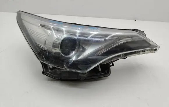 Toyota Avensis T270 Headlight/headlamp 