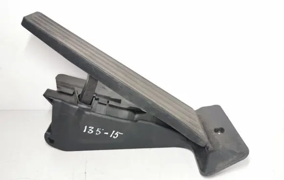 BMW 1 F20 F21 Accelerator throttle pedal 35426853175 12037313DE