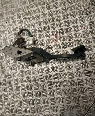 Toyota RAV 4 (XA20) Brake pedal 