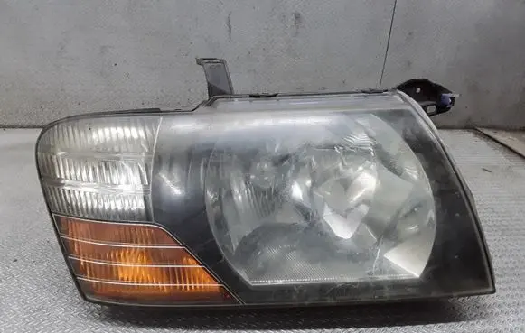 Mitsubishi Pajero Headlight/headlamp