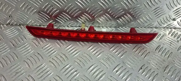 KIA Sorento Third/center stoplight 927502P0