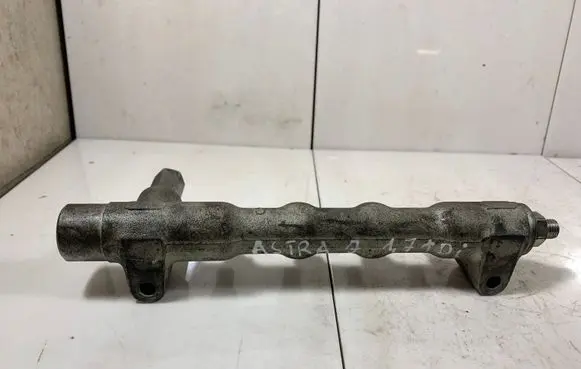 Opel Astra H Fuel main line pipe 03P06442