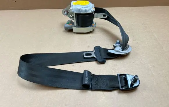 Hyundai i40 Front seatbelt 888103Z000RY