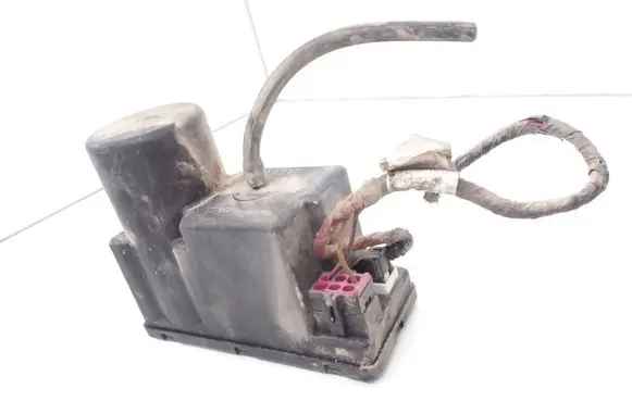 Audi 80 90 S2 B4 Central locking vacuum pump 4A0862257A