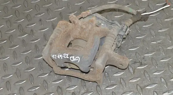 Nissan Qashqai Rear brake caliper