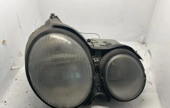 Mercedes-Benz C W202 Headlight/headlamp