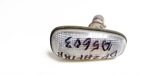 Opel Zafira A Front fender indicator light