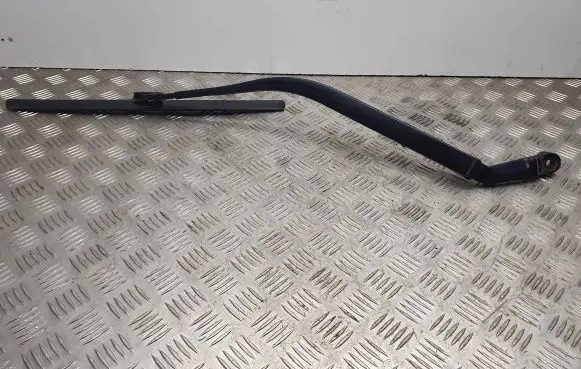Infiniti Q70 Y51 Windshield/front glass wiper blade 