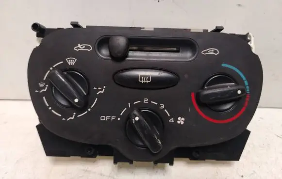 Peugeot 206 Climate control unit 82191