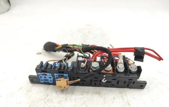 Audi A6 S6 C5 4B Fuse module 8L0941822A 696083000