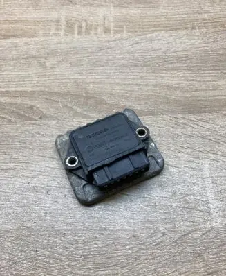 Volkswagen Golf II Ignition amplifier control unit 191905351B
