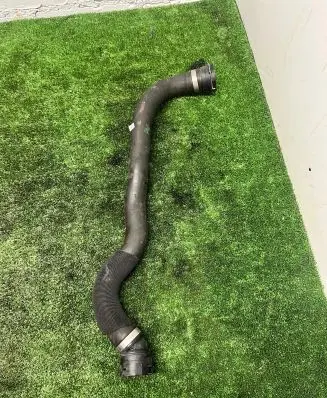 BMW X5 G05 Engine coolant pipe/hose 8742649