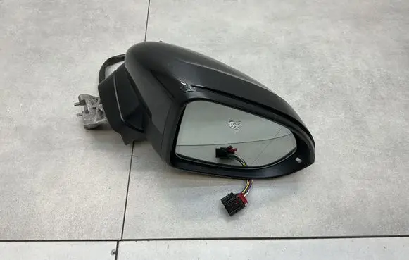 Volkswagen PASSAT B8 Front door electric wing mirror 