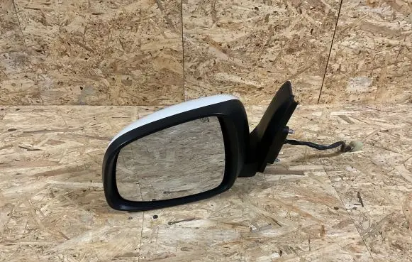 Suzuki SX4 Front door electric wing mirror 8470279J70