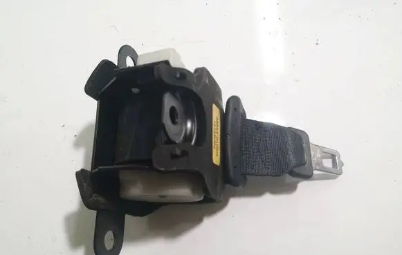 Nissan Almera Tino Rear seatbelt 