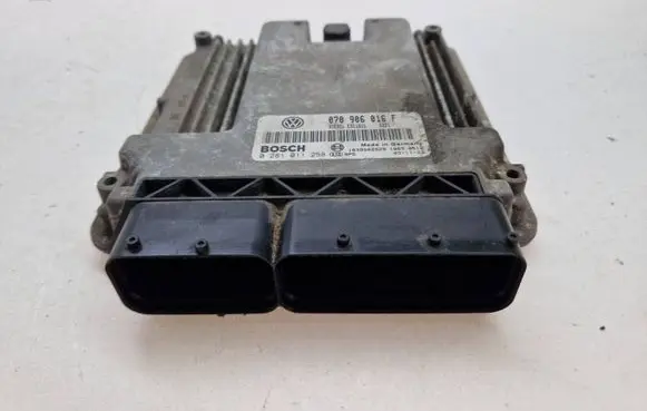 Volkswagen Touareg I Engine control unit/module 070906016F 0281011258 1039S02925