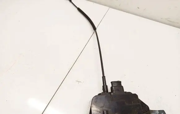 Nissan Primera Front door lock