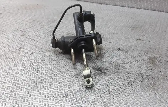 KIA Sorento Clutch master cylinder