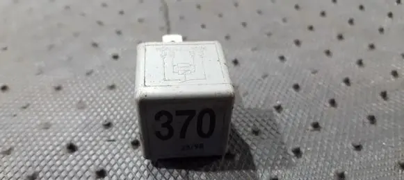Audi A6 S6 C6 4F Other relay 8D0951253 V23134-J52-X300