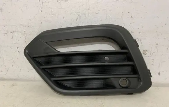 Seat Ateca Front bumper lower grill 575853665R
