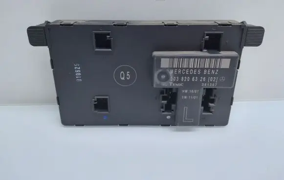 Mercedes-Benz C W203 Door control unit/module 203820632602