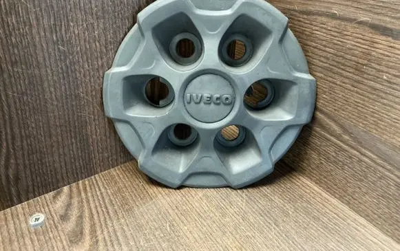 Iveco Daily 3rd gen R16 wheel hub/cap/trim 5801804147