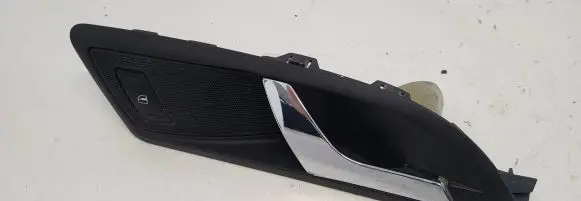 Skoda Octavia Mk2 (1Z) Front door interior handle 1Z0837248