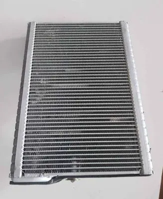 A/C cooling radiator (condenser)
